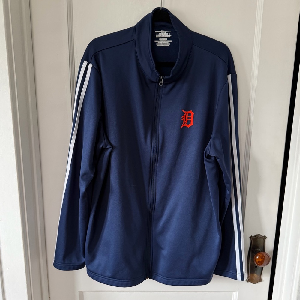 Navy Jacket with White Accents and Detroit Tigers Logo. Men’s XL